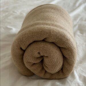 Oversized 100% Cashmere Wrap Scarf in Camel